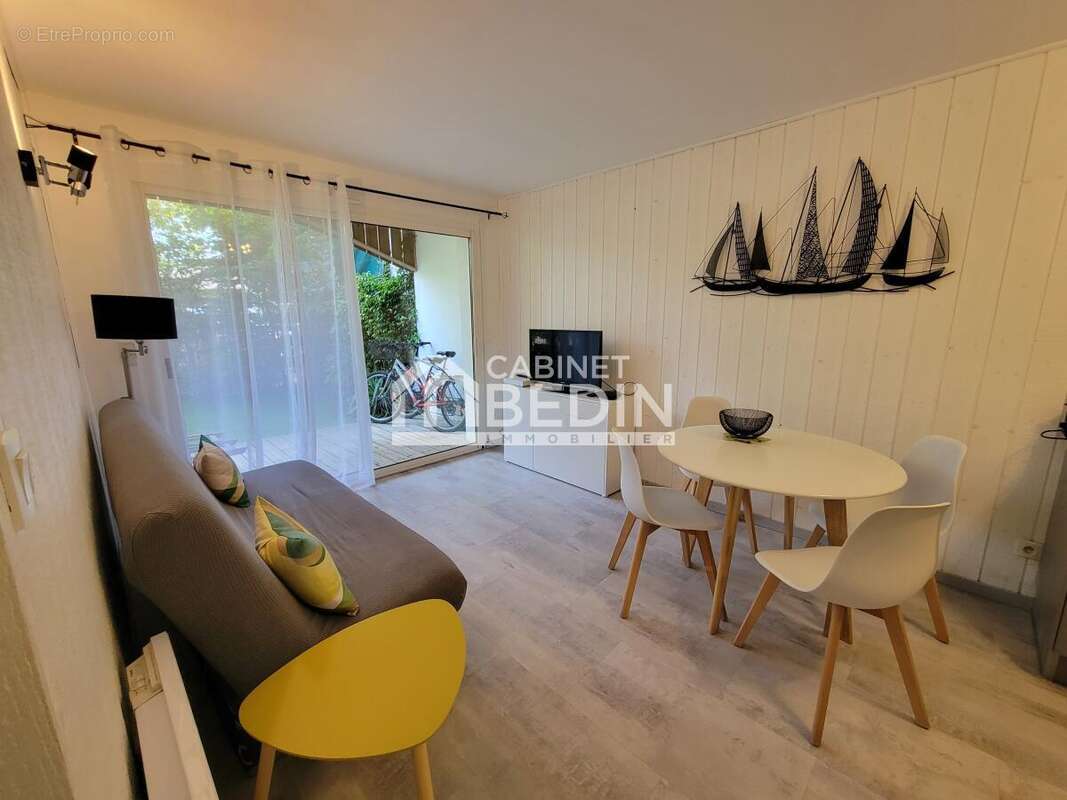 Appartement à ARES