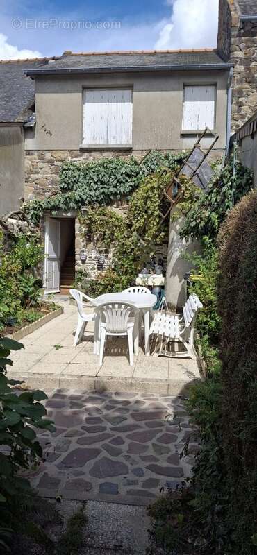 Maison à LE VIVIER-SUR-MER