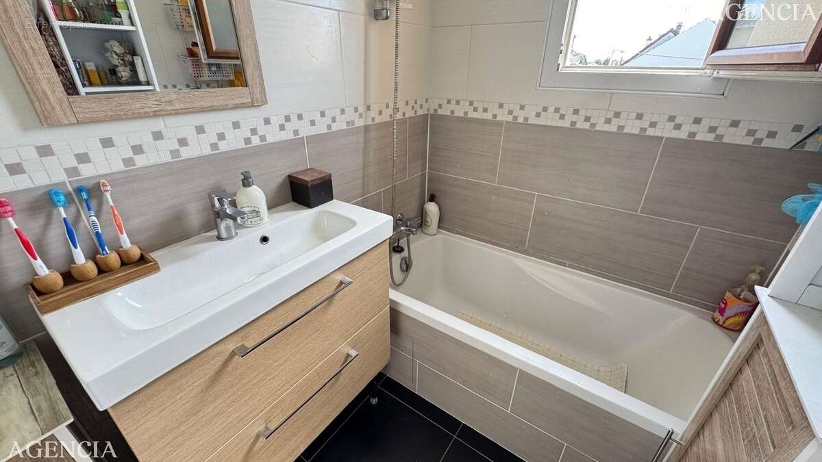 Appartement à PONTAULT-COMBAULT