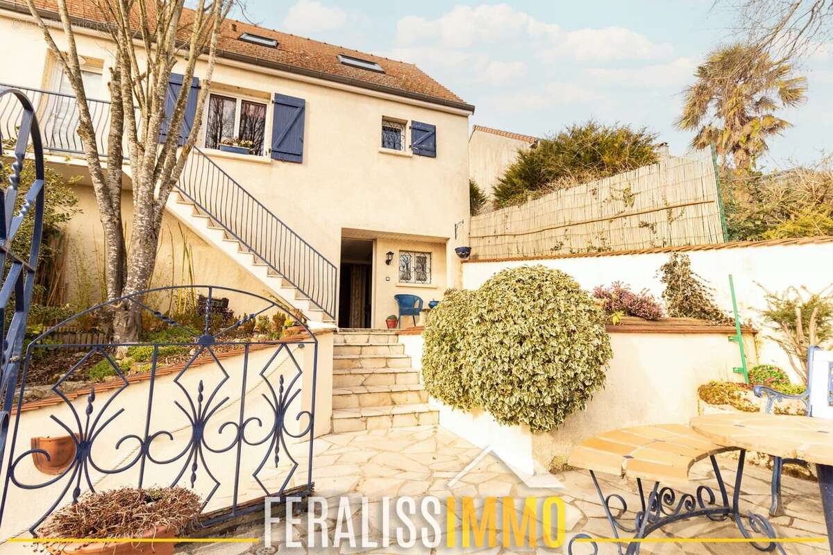 Maison à HARDRICOURT