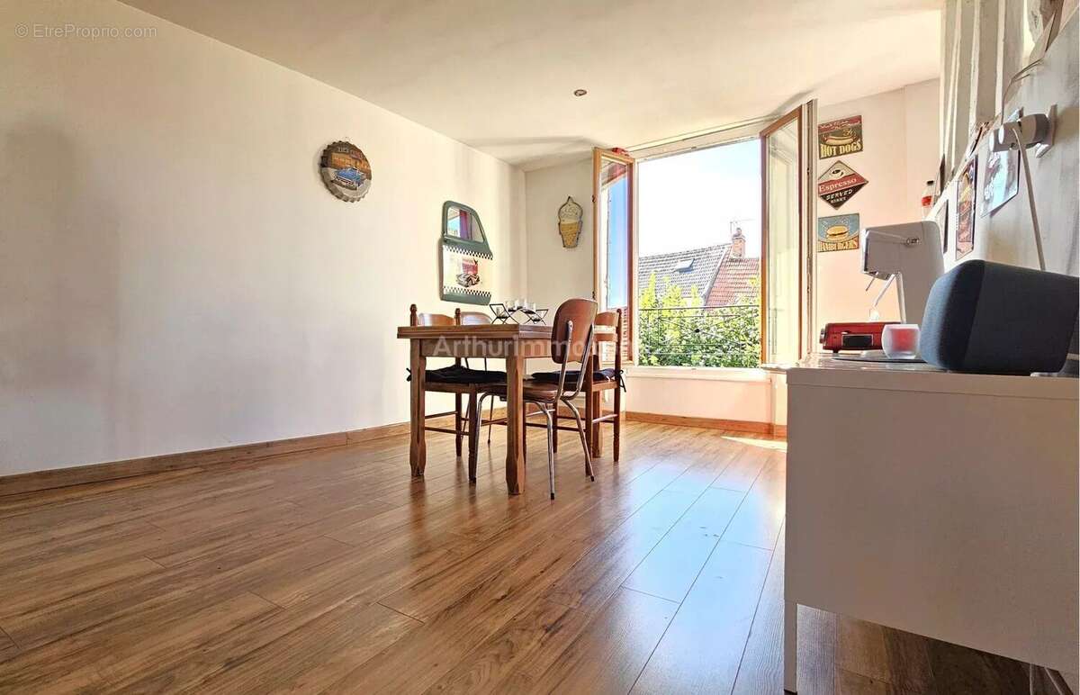 Appartement à MONTLHERY