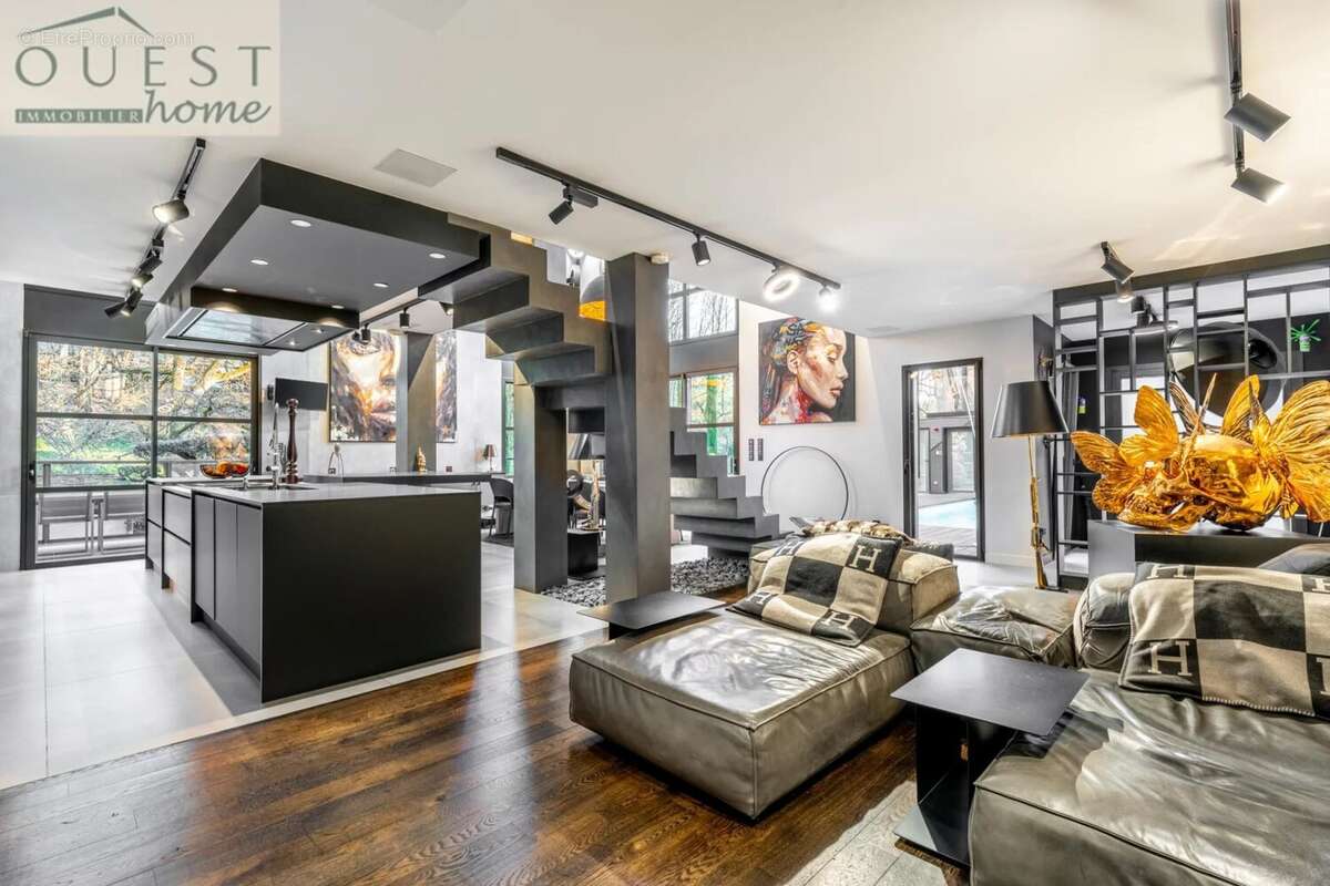 Maison à CHARBONNIERES-LES-BAINS