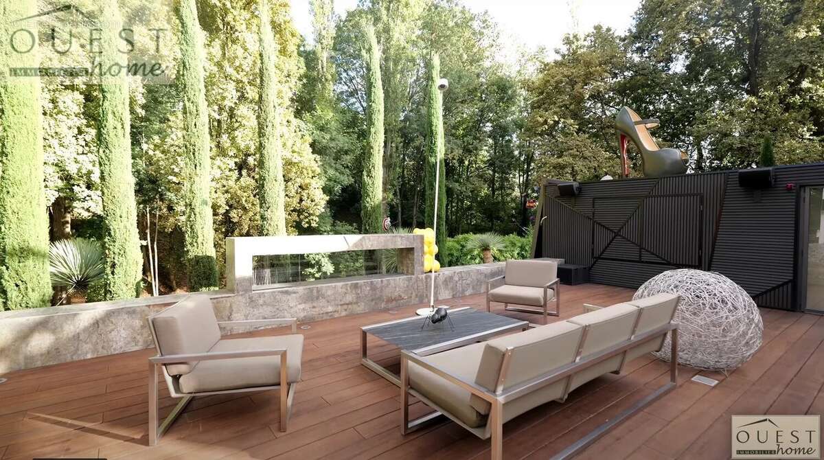 Maison à CHARBONNIERES-LES-BAINS