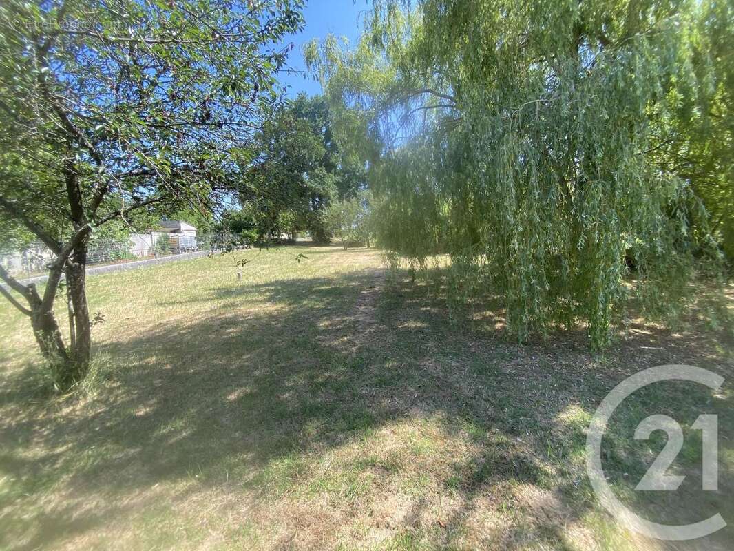 Terrain à EVRY-GREGY-SUR-YERRE