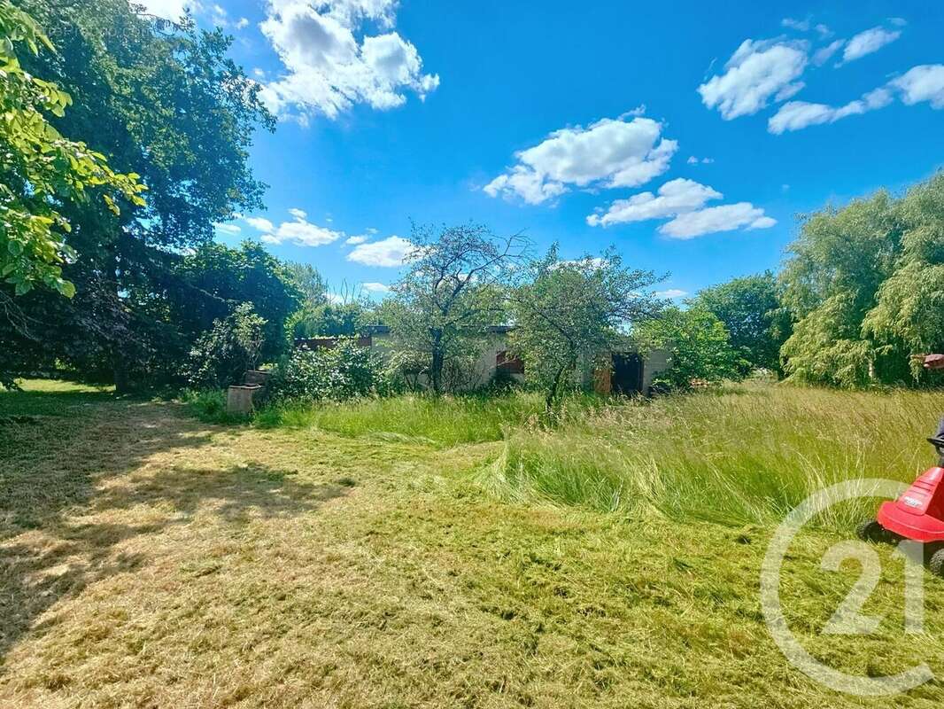 Terrain à EVRY-GREGY-SUR-YERRE