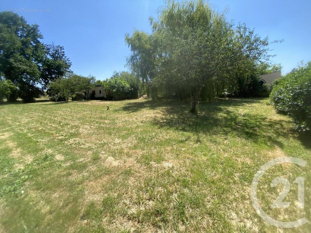 Terrain à EVRY-GREGY-SUR-YERRE