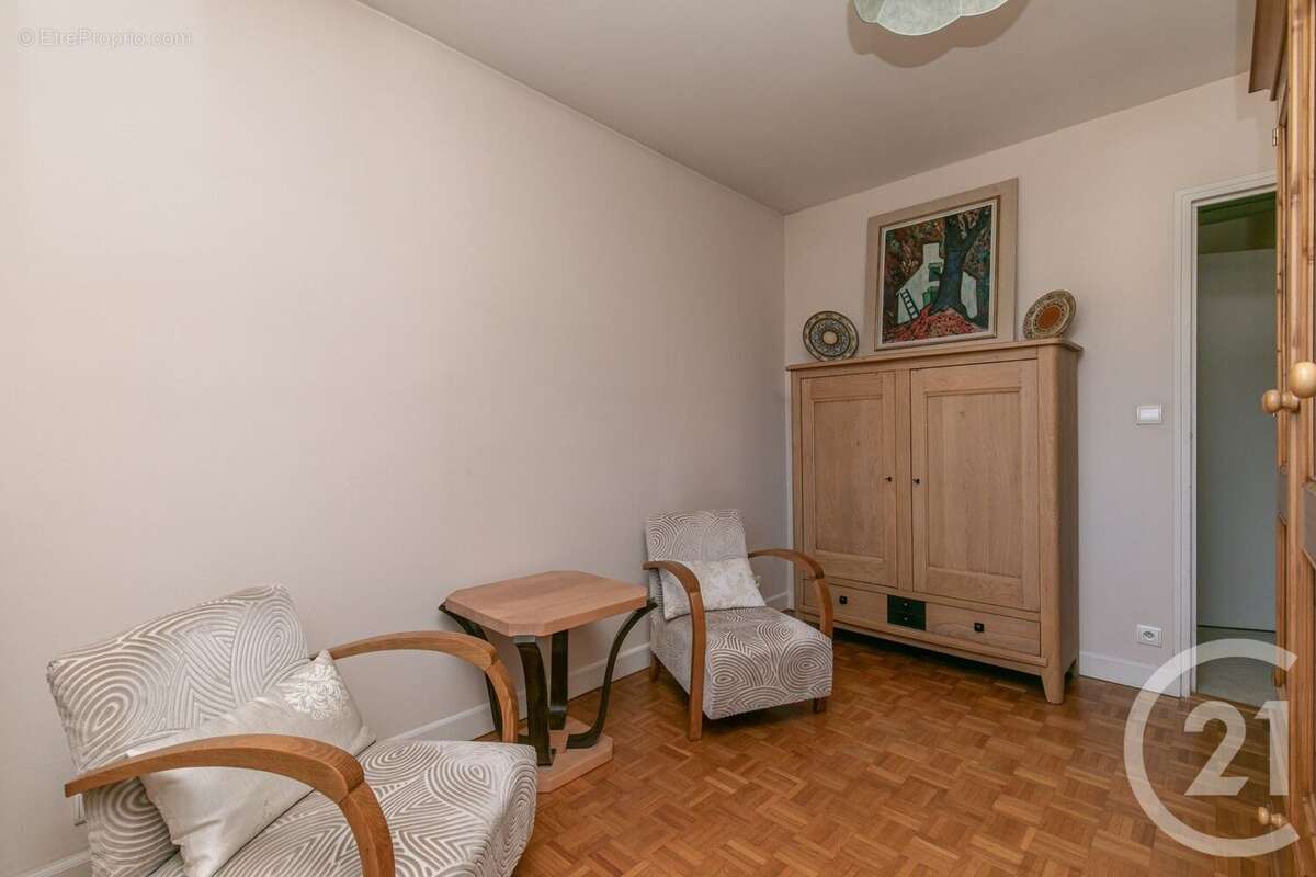 Appartement à SAINT-MAUR-DES-FOSSES