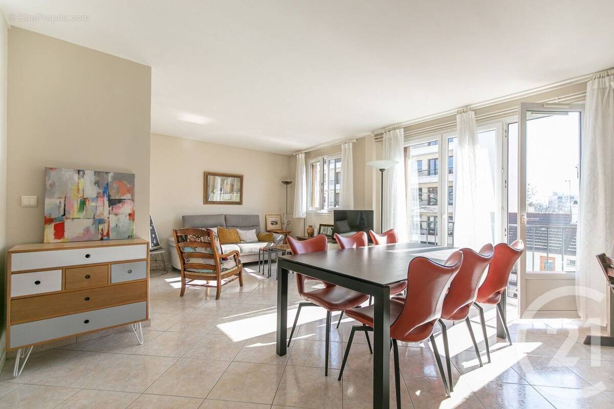 Appartement à SAINT-MAUR-DES-FOSSES