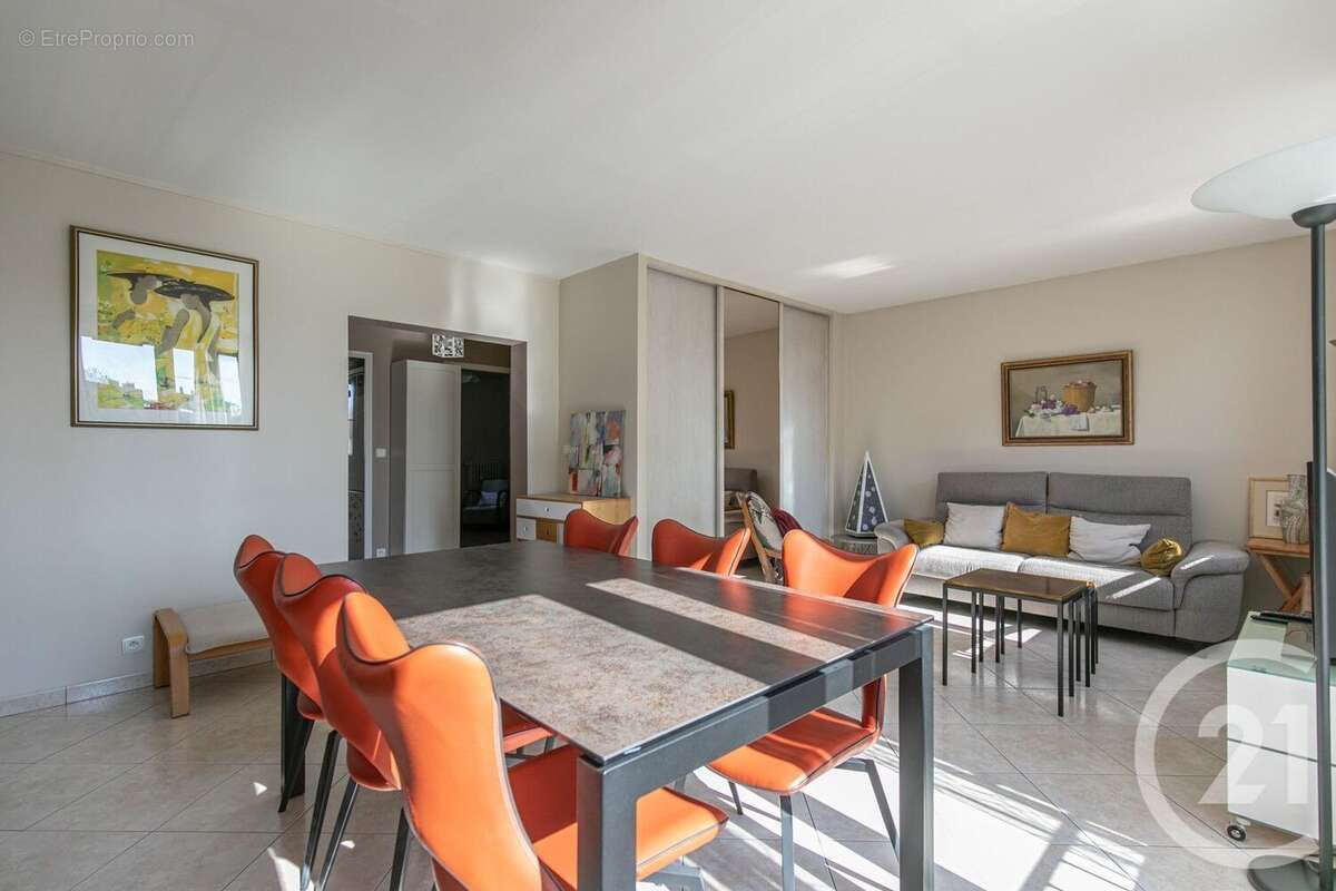 Appartement à SAINT-MAUR-DES-FOSSES