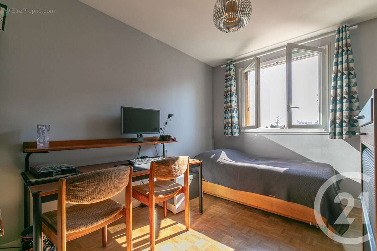 Appartement à SAINT-MAUR-DES-FOSSES