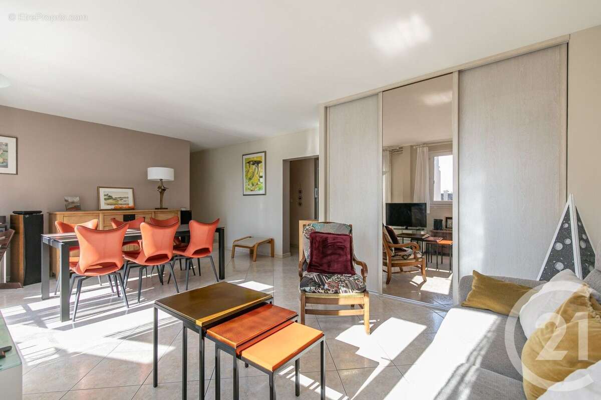 Appartement à SAINT-MAUR-DES-FOSSES