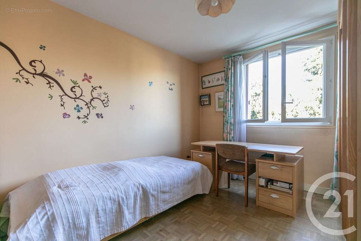 Appartement à SAINT-MAUR-DES-FOSSES