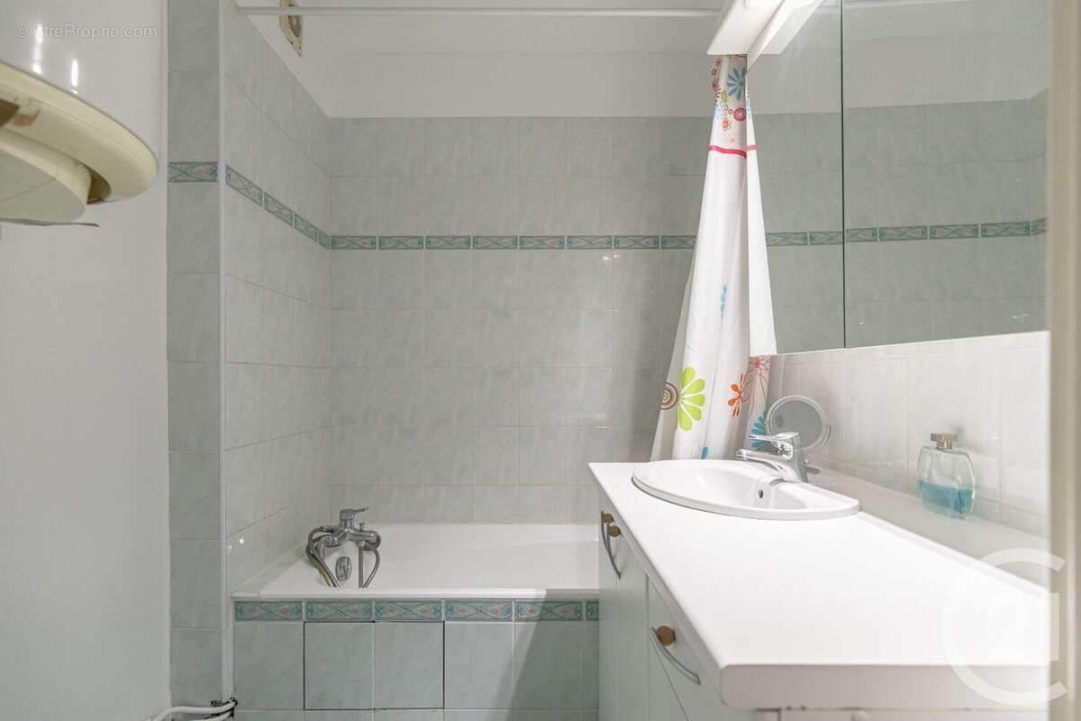 Appartement à SAINT-MAUR-DES-FOSSES