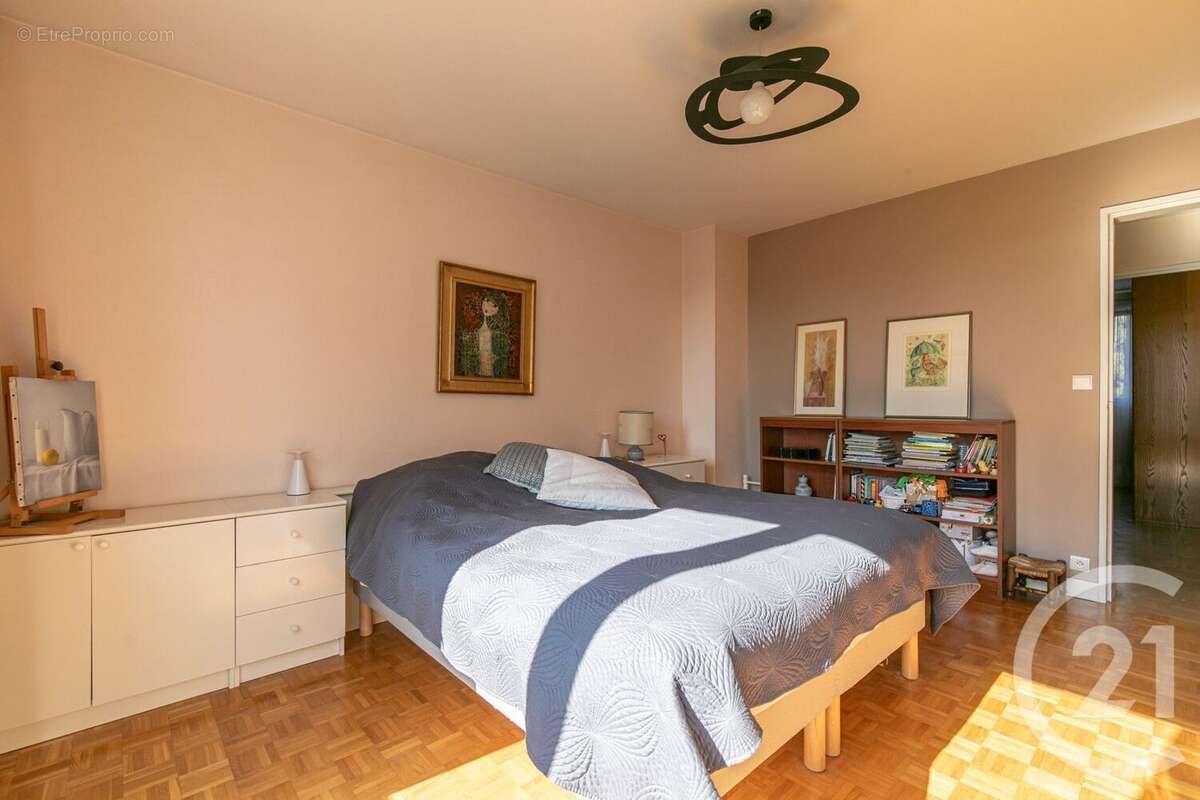 Appartement à SAINT-MAUR-DES-FOSSES