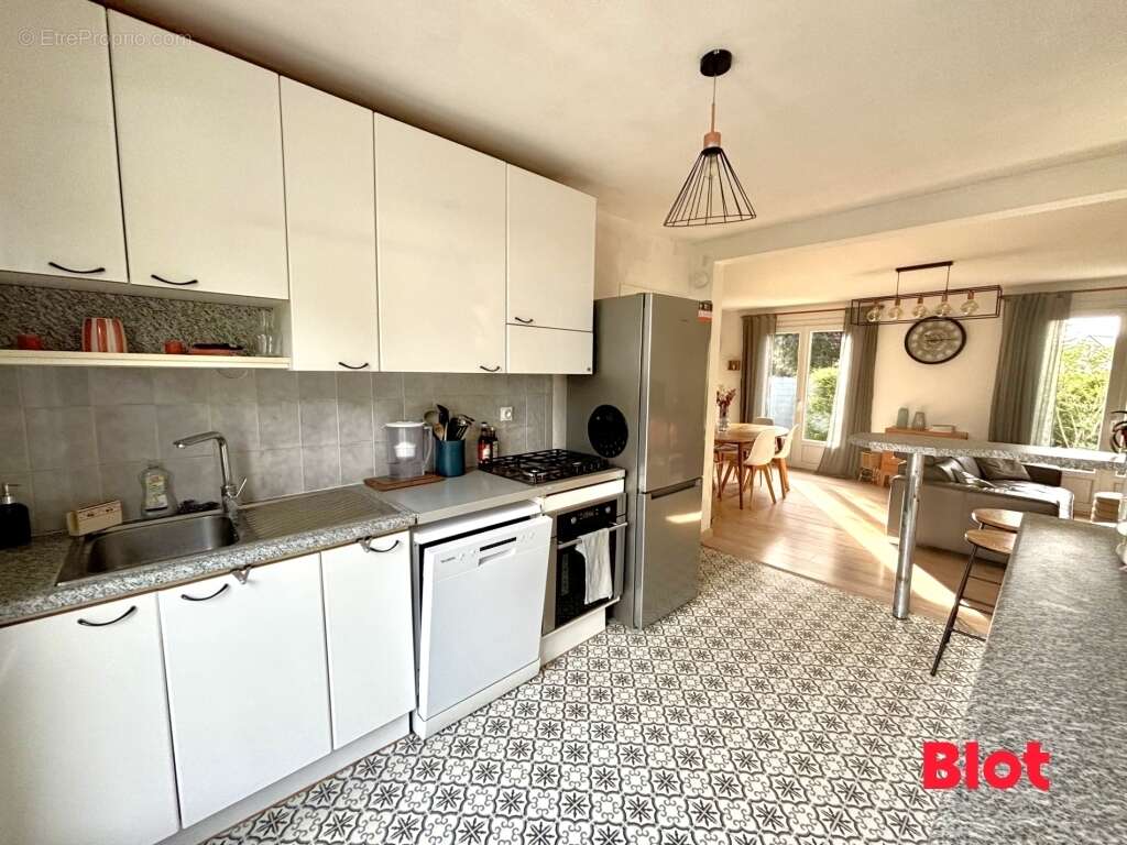 Maison à CHARTRES-DE-BRETAGNE