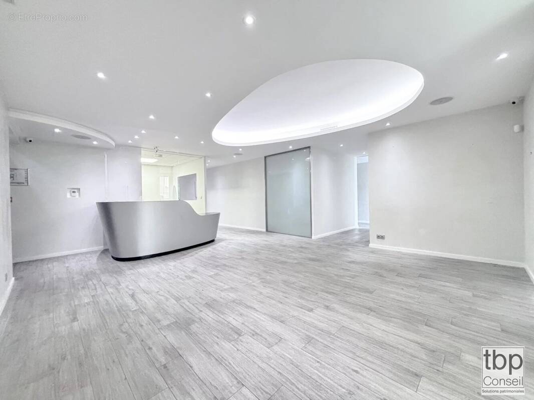 Commerce à MARSEILLE-8E