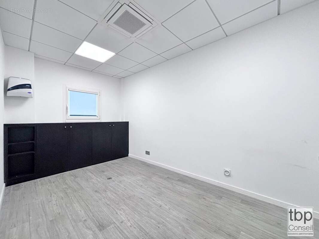 Commerce à MARSEILLE-8E