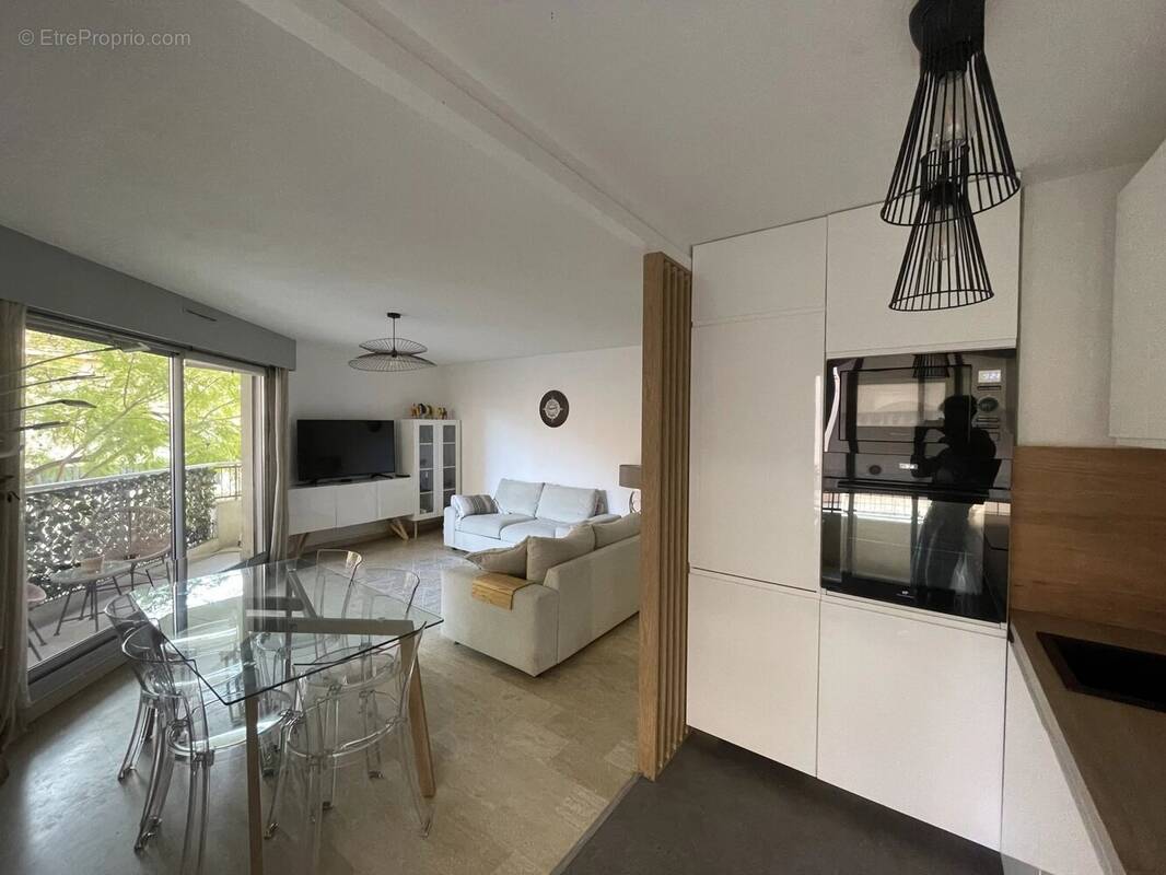 Appartement à VALLAURIS