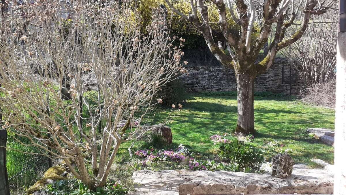 Maison à BOUX-SOUS-SALMAISE