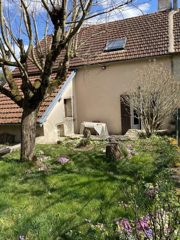 Maison à BOUX-SOUS-SALMAISE