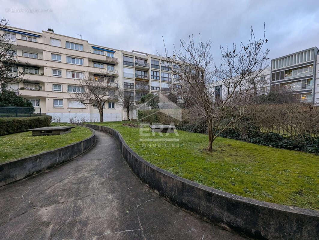 Appartement à FONTENAY-SOUS-BOIS