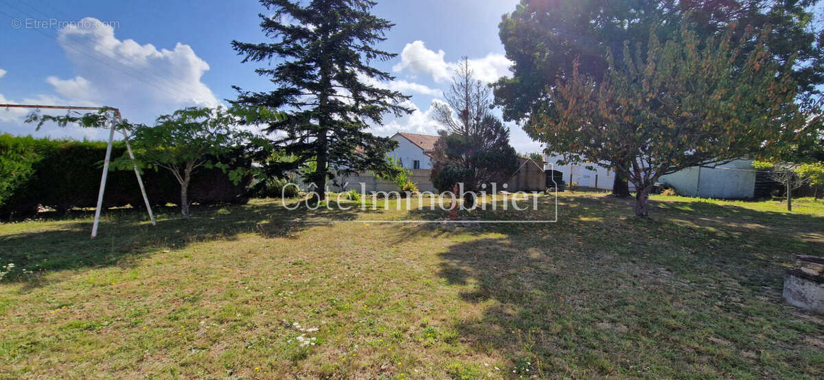 Terrain à SAINT-MICHEL-CHEF-CHEF