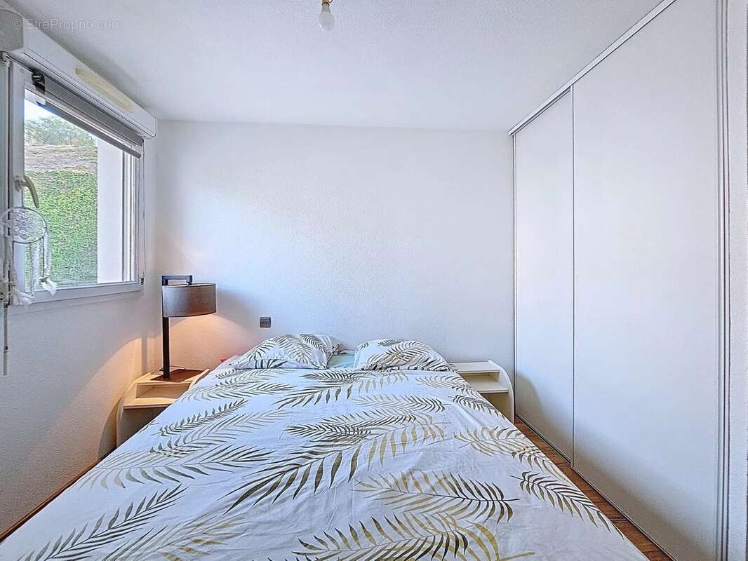 Appartement à SAINT-LAURENT-DU-VAR