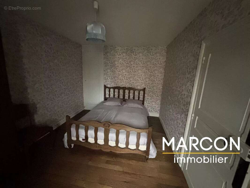 Appartement à SAINT-MEDARD-LA-ROCHETTE