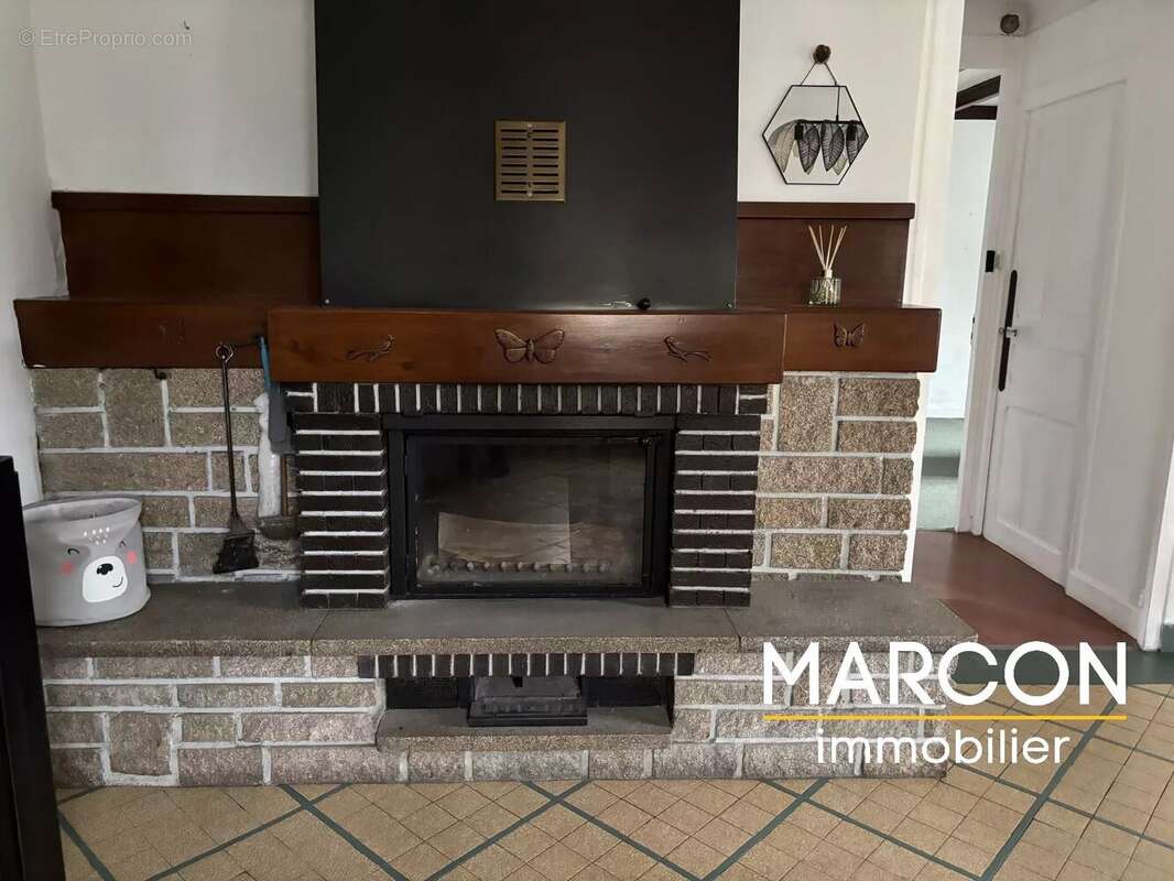 Appartement à SAINT-MEDARD-LA-ROCHETTE