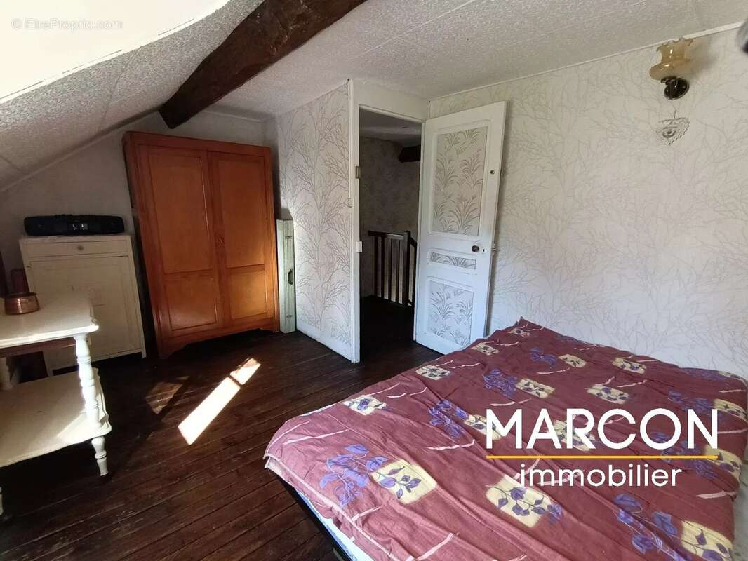 Maison à SAINT-MARTIAL-LE-MONT