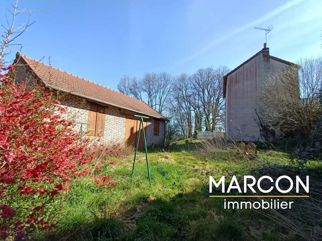 Maison à SAINT-MARTIAL-LE-MONT