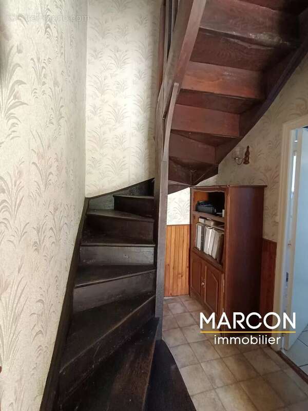 Maison à SAINT-MARTIAL-LE-MONT