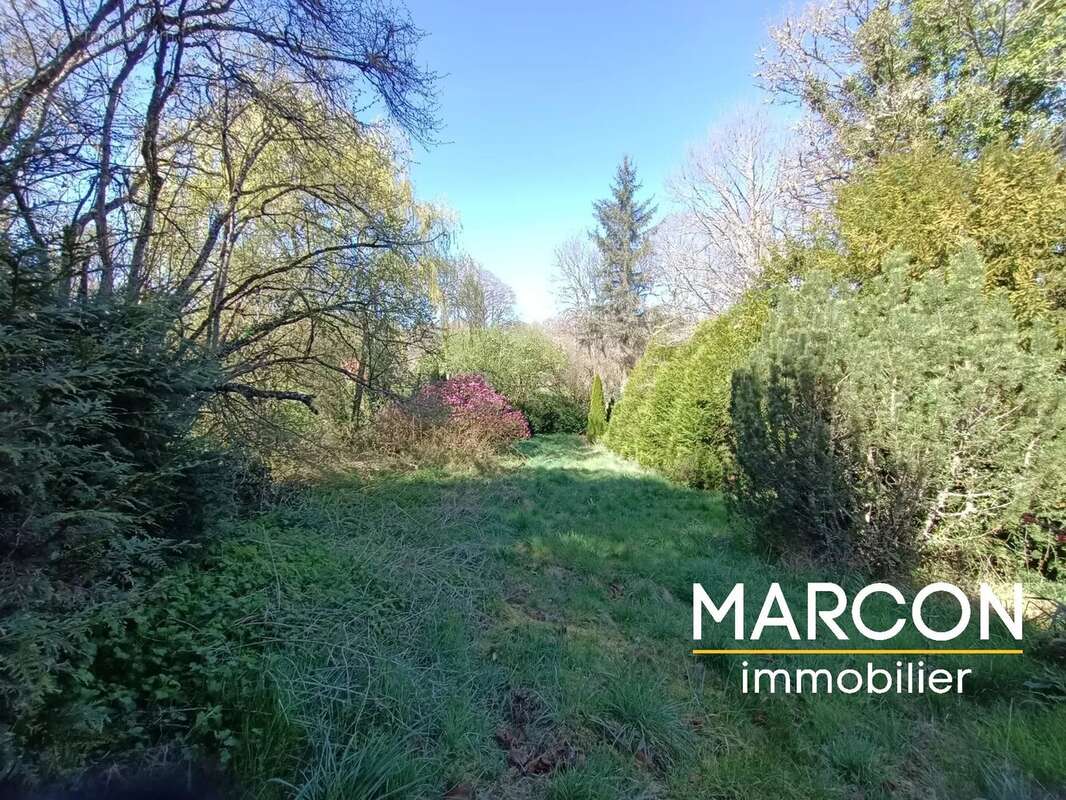 Maison à SAINT-MARTIAL-LE-MONT