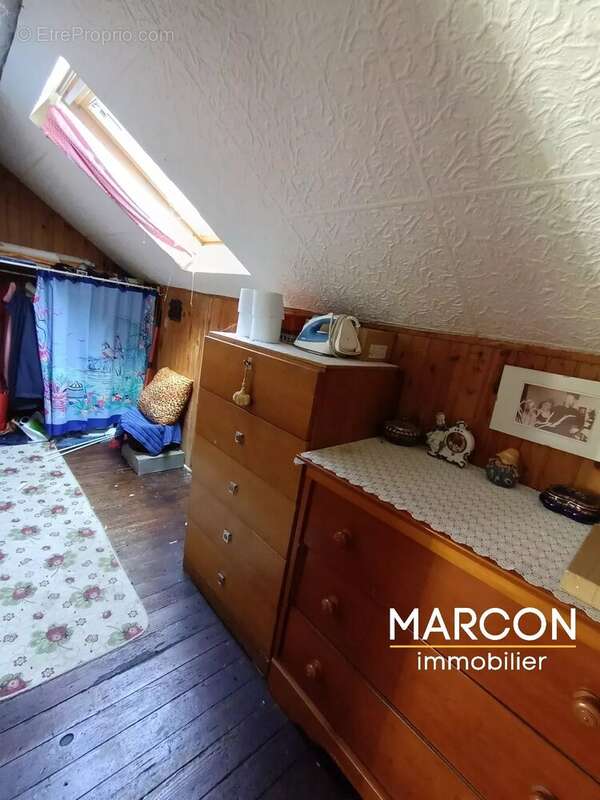 Maison à SAINT-MARTIAL-LE-MONT