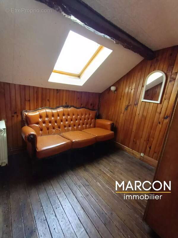 Maison à SAINT-MARTIAL-LE-MONT