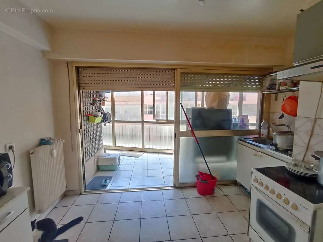 Appartement à SAINT-LAURENT-DU-VAR