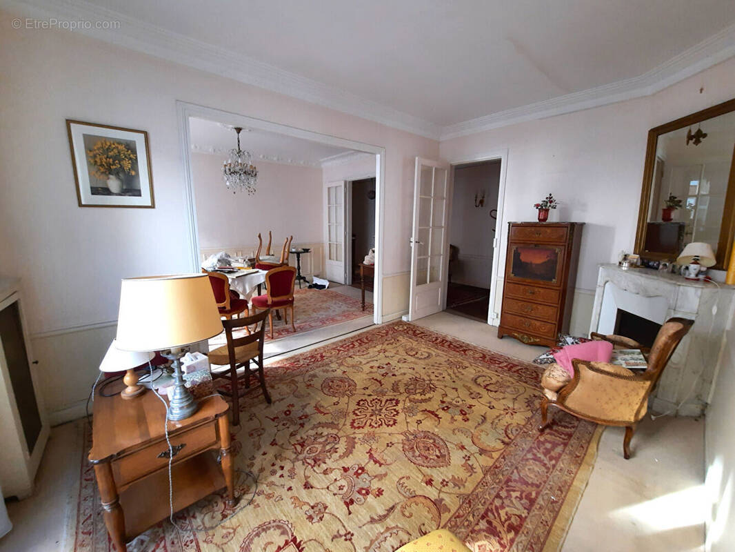 Appartement à PARIS-15E