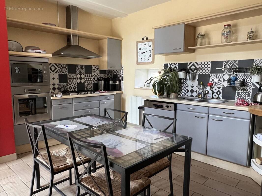 cuisine - Maison à LA LANDE-DE-LOUGE