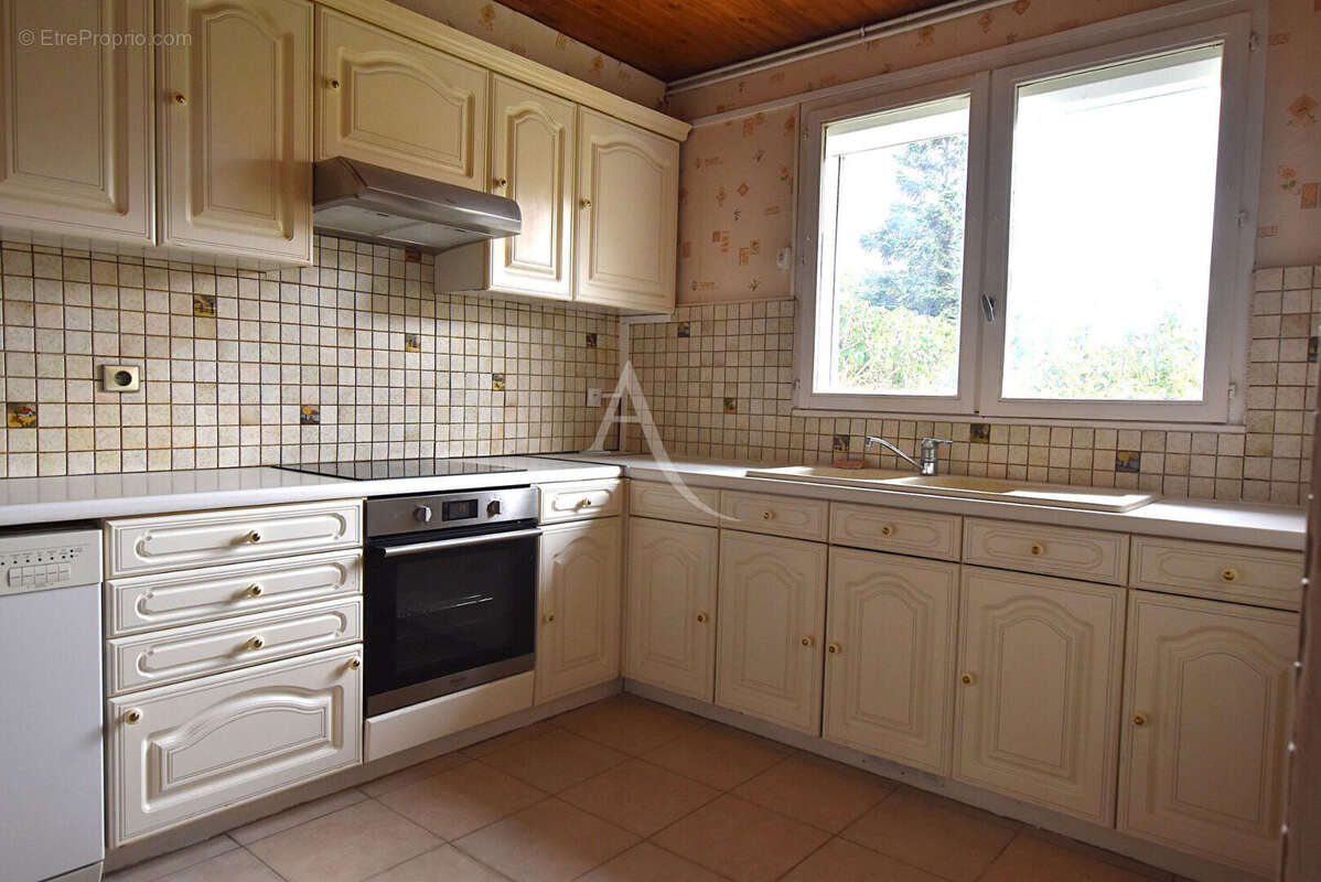 Maison à COMBS-LA-VILLE