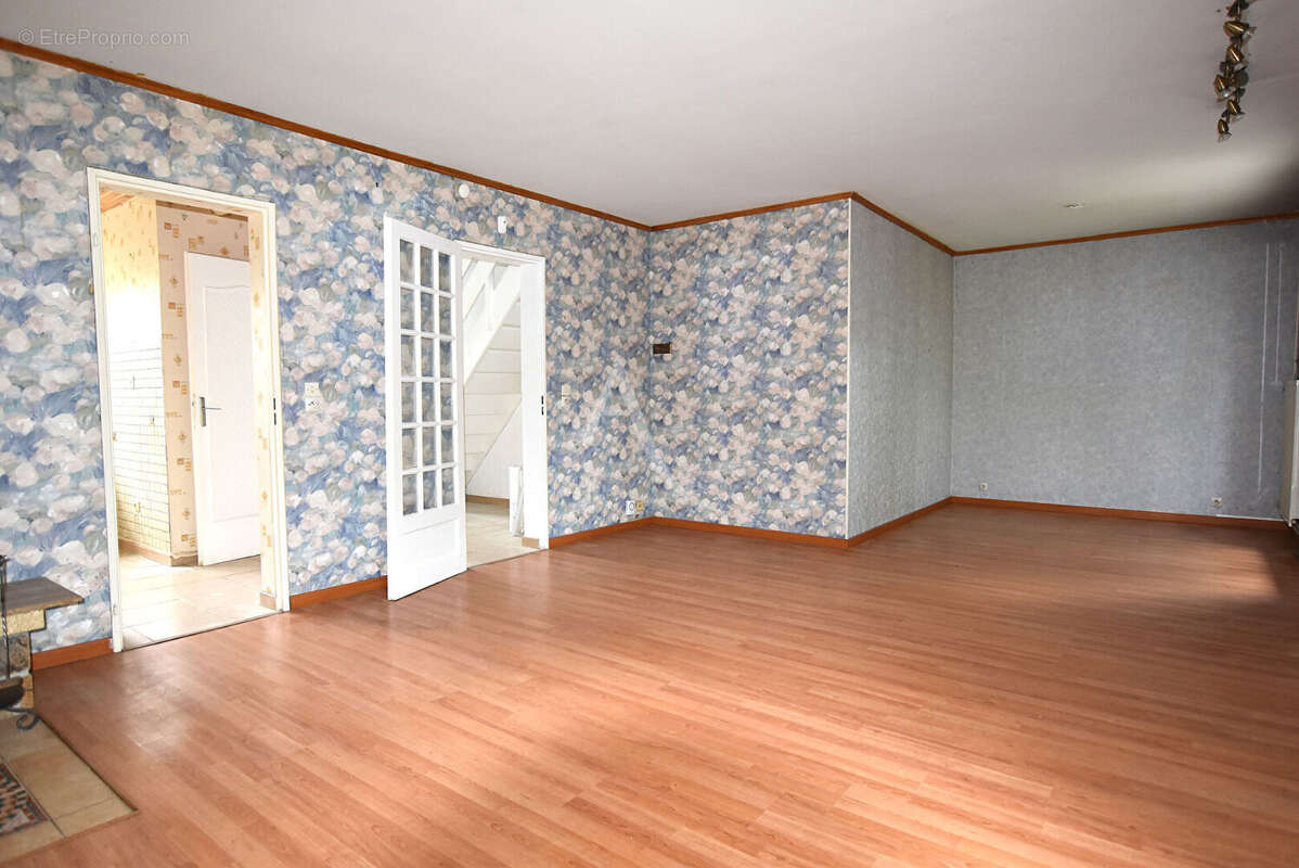 Maison à COMBS-LA-VILLE