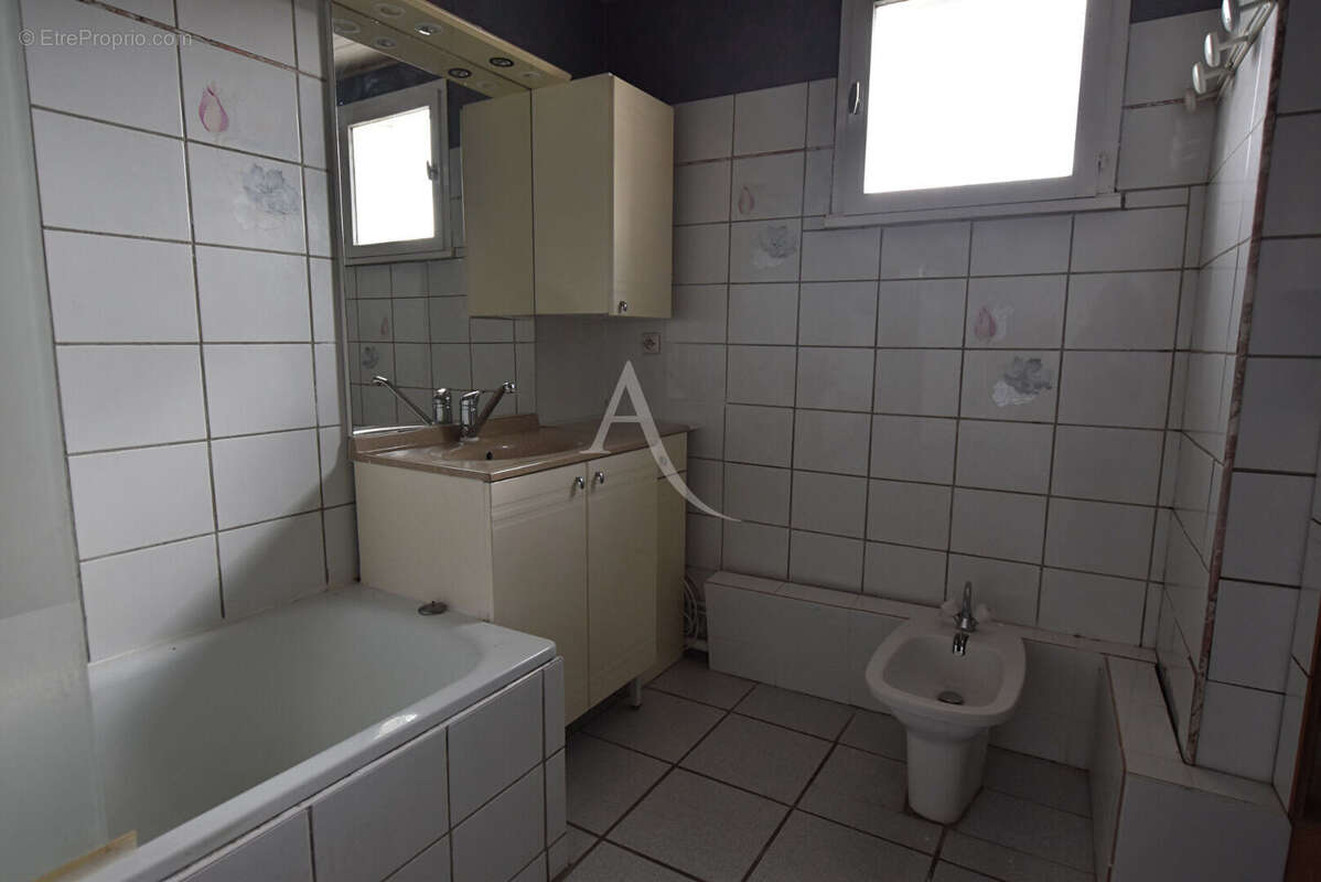 Maison à COMBS-LA-VILLE