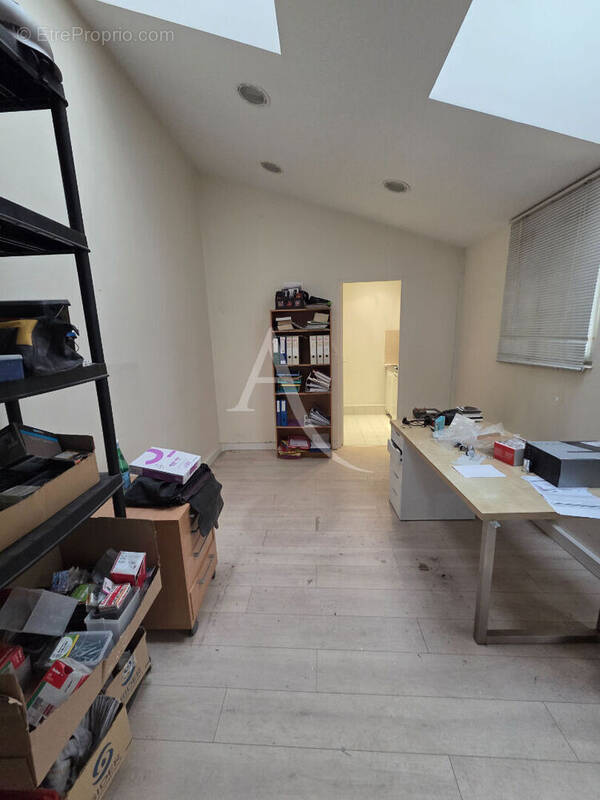 Commerce à PARIS-11E