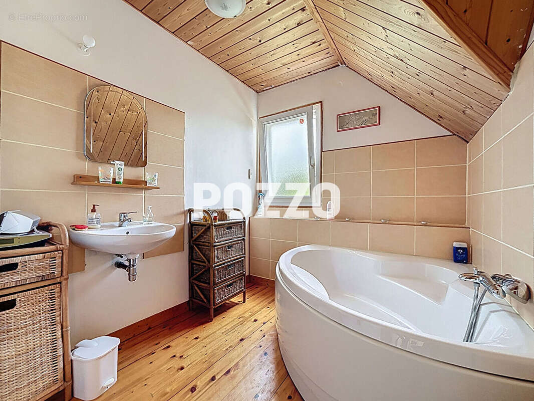 Maison à LA CHAPELLE-CECELIN