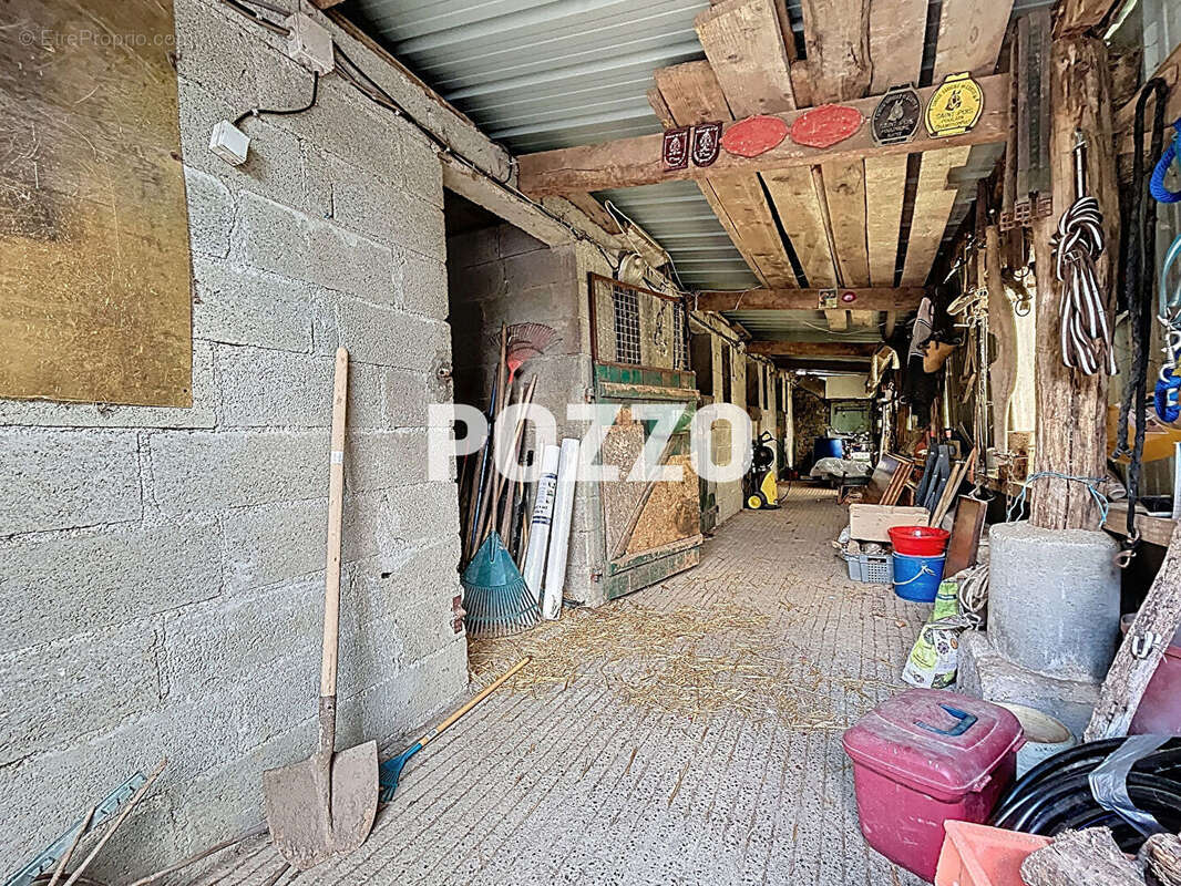 Maison à LA CHAPELLE-CECELIN