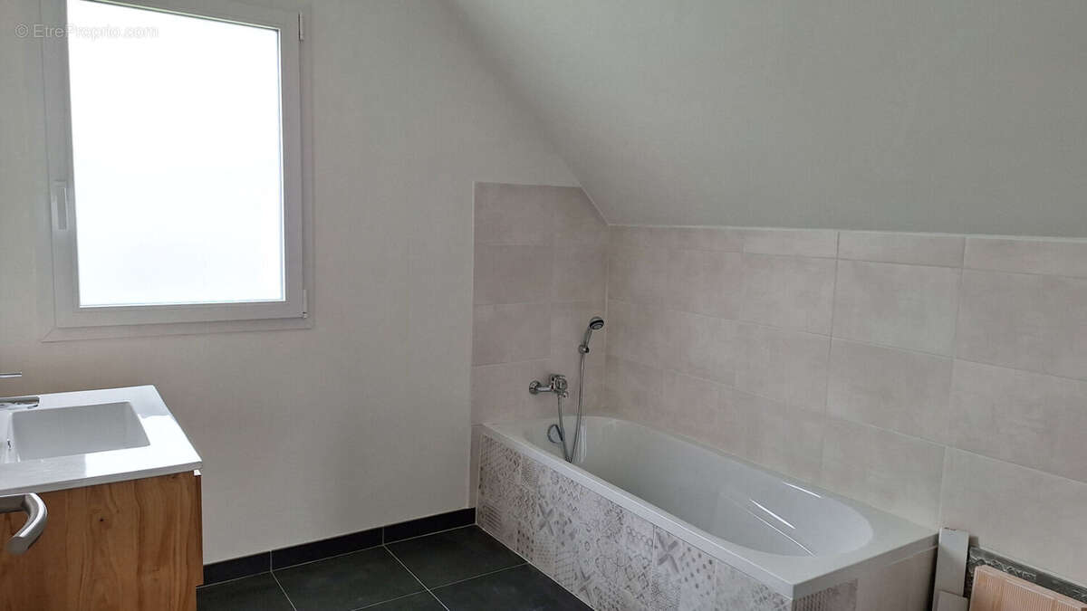 Maison à LA CHAPELLE-DES-MARAIS