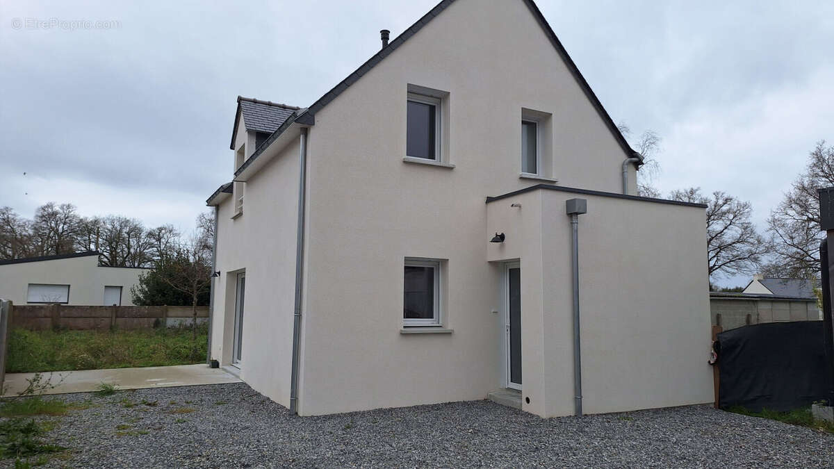 Maison à LA CHAPELLE-DES-MARAIS
