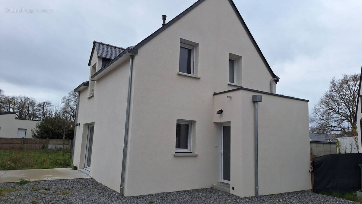 Maison à LA CHAPELLE-DES-MARAIS