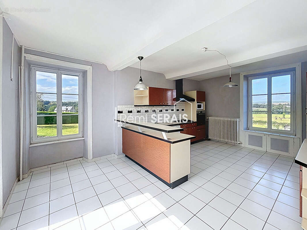 Maison à CONDE-SUR-NOIREAU