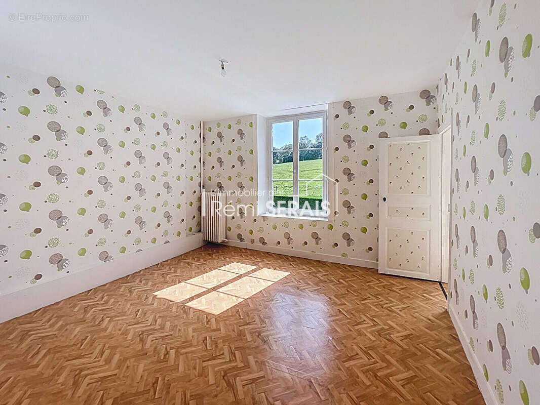 Maison à CONDE-SUR-NOIREAU