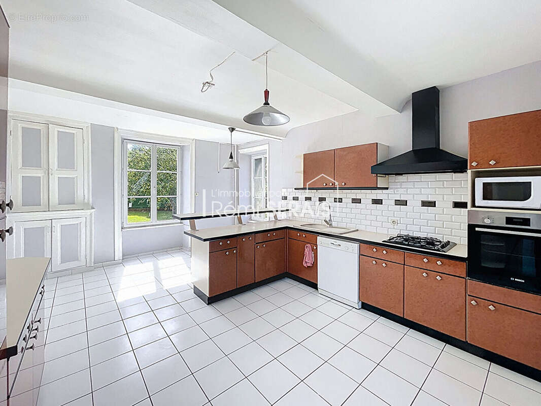 Maison à CONDE-SUR-NOIREAU